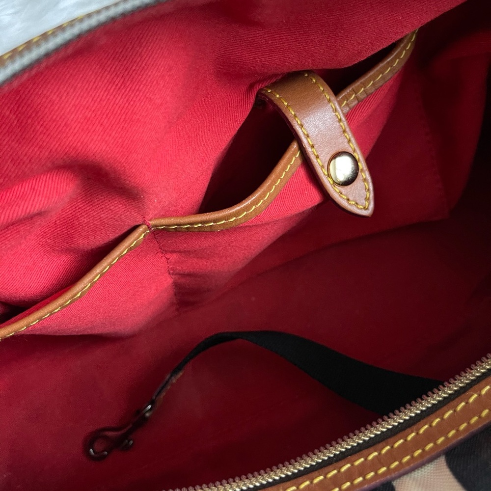 Dooney&Burke Rare Vintage Purse Excellent Condition. - Picture 10 of 16